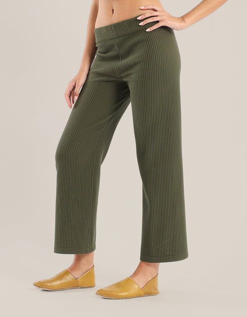 Reversible quilted pants with straight legs